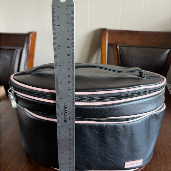 New Cosmetics Bag - Picture 4 of 5